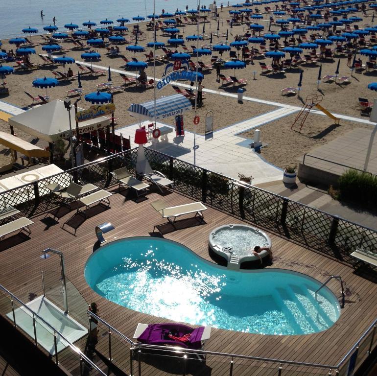 Hotel Baia Rimini Buitenkant foto